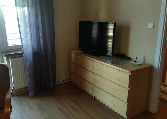 Feidum Quarters Flat